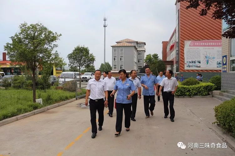 市工商局、市消費者協(xié)會(huì )組織體驗團來(lái)我司開(kāi)展食品安全消費體驗 暨“食品安全知多少，品質(zhì)消費我參與”活動(dòng)